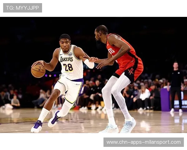 八村塁篮板空切得分，湖人锋线高效输出