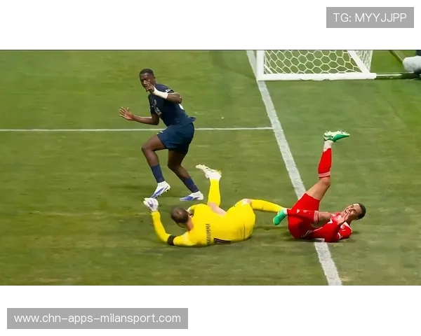 拜仁慕尼黑—穆夏拉弧顶远射令门将无奈